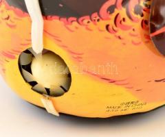 Tojást tojó tyúk, régi lemezjáték, elemmel működik, kopásnyomokkal, m: 15 cm