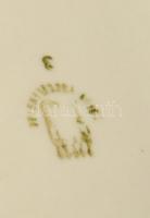 Zsolnay anya gyermekével, fehérmázas, jelzett (Sinkó András), apró kopásokkal, m: 16,5 cm