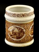Wallendorf vadászmotívumos porcelán pohár, matricás, jelzett, apró kopásokkal, d: 8 cm