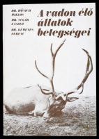 Hőnich Miklós et al.: A vadon élő állatok betegségei. Bp., 1978, Mezőgazdasági Kiadó. Papírkötésben, jó állapotban.