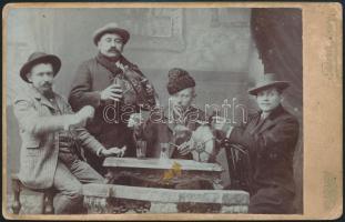 cca 1900 Mulatozók, keményhátú fotó, Gárdi Imre kecskeméti műterméből, foltos, 10×16 cm