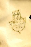 Zsolnay nyuszi, kézzel festett, apró kopásnyomokkal, jelzett m: 6 cm