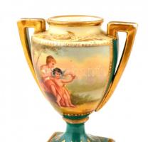 Royal Vienna talpas amfora váza párban, jelzett (máz alatti, művész szignóval is), kopott lepattanás...