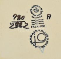 Royal Copenhagen váza és tálka, részben kézzel festett, jelzett, kopásnyomokkal, 11×10,5 cm, m:19 cm