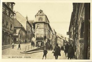 1929 Pozsony, Pressburg, Bratislava; Vártelek utca, zsidó negyed, Schneider és Alexander Steiner üzlete. Judaika / Schlossgrundgasse / street in the Jewish district (ghetto), shops. Judaica