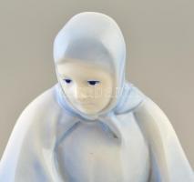 Zsolnay kék rőzseszedő asszony, kézzel festett, jelzett (Sinkó András), apró kopásokkal, m: 30,5 cm