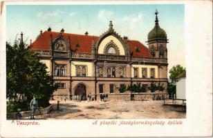 Veszprém, a Püspöki Jószágkormányzóság épülete. Kiadja Krausz A. fia (EK)