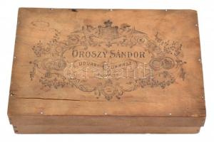 Oroszy Sándor udvari cukrász Budapest süteménytartó fa doboz, sérült, 13×19×5,5 cm
