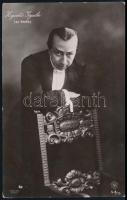 1910 Hegedűs Gyula (1870-1931) színész saját kezű aláírása és dátumozása az őt ábrázoló képeslap hát...