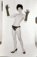 cca 1978 Egy hullámhosszon, szolidan erotikus felvételek, 8 db vintage negatív + 2 db mai nagyítás, ...