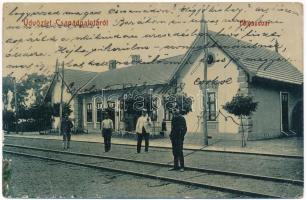 1913 Csanádpalota, Pályaudvar, Vasútállomás, vasutasok. W: L. Bp. 5444. Kiadja M. Buja Gyula (gyűrődés / crease)