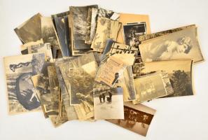 cca 1920-1940 Vegyes fotó tétel, kb. 150 db,közte egy keményhátú fotóval, 6x4 cm és 17x23 cm közötti méretben