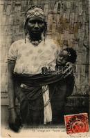 Exposition de Clermont-Ferrand, Village noir, Femme Laobé / Laobé woman with her child, Senegalese folklore. TCV card (gluemark)