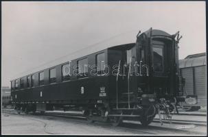 cca 1930 A Magyar Államvasutak Gépgyára által készített vonatkocsi fotója 17x11 cm
