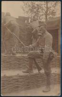 cca 1916 Gázálarcos katonák fotólap 9x14 cm