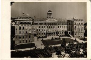 Budapest XI. Redemptorissza Szerzetesnők tan és nevelőintézete. Szt. Imre herceg útja 5-7. (ma Villányi út) (kis szakadás / small tear)