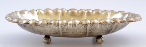 Ezüst (Ag.) kis lábas kínálótál, jelzett, mesterjeggyel  (I.R.), poncolt, apró horpadással, 25×16,5 ...