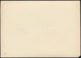 cca 1935 Kinszki Gáborka fotografál, jelzés nélküli vintage fotó Kinszki Imre (1901-1945) budapesti ...