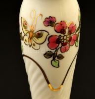 Zsolnay virágos gyertyatartó, kézzel festett, jelzett, apró kopásokkal, m: 13,5 cm