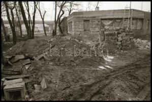 cca 1969 és 1982 között készült felvételek Kőbányán (Bp., X. ker.), 39 db vintage negatív + 4 db mai...