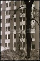 cca 1969 és 1982 között készült felvételek Kőbányán (Bp., X. ker.), 39 db vintage negatív + 4 db mai...