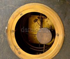 Antik, art deco márvány kandallóra. Masszív márvány. Hátsó ajtó egyik zsanérja lejött, de megvan. 41...