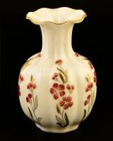 Zsolnay virágos váza, kézzel festett, jelzett, apró kopásokkal, m: 14,5 cm