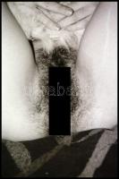 cca 1978 Háromemeletes boldogság, erotikus felvételek, 3 db vintage negatív, 24x36 mm