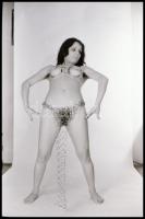 cca 1975 Láncreakció, szolidan erotikus felvételek, 9 db vintage negatív, 24x36 mm