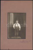 1922 Szőllősi (Kálmán) (1887-1976) budapesti fényképész és fotóművész hagyatékából aláírt vintage fotó, 15x11 cm, karton 29,5x19,5 cm