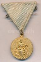 ~1930. "Szent Imre" aranyozott fém medál mellszalaggal (31mm) T:2
