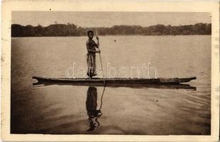 1931 Gabon, Sur lOgooué / boatman on the Ogooué River, folklore