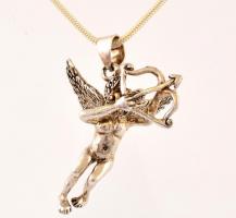 Ezüst(Ag) kígyó nyaklánc, mozgó szárnyú Ámor függővel, jelzett, h: 70 cm, nettó: 3,5×2 cm, nettó: 11...