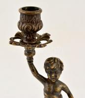 Puttós bronz gyertyatartó, m: 24 cm