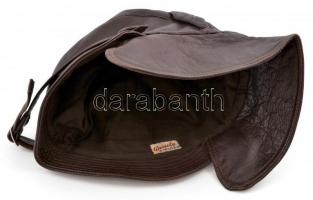 Pántos női autós-motoros bőr sapka, "Weszely, IV. Váczi utca 9." címkével, d: kb. 15 cm