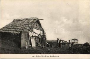 Iadlazik, Hutte Macédonienne / hut in Macedonia, folklore