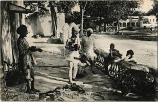 Delhi, Jongleur Hindou / juggler, folklore