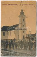 1918 Szelőce, Sókszelőce, Selice; Római katolikus templom, helyiek csoportja / Catholic church, group of locals (szakadás / tear)