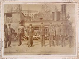 cca 1900 6 db keményhátú vasutat ábrázoló  nagyobb méretű fotó. Állomások, mozdonyok. / 6 large loco...