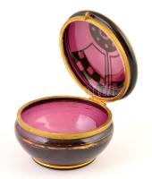 Színes üveg bonbonier, réz rátétekkel, díszítéssel, apró kopásokkal, d: 12,5 cm