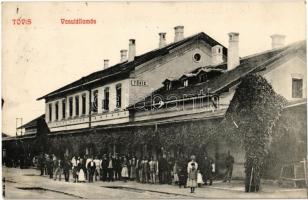 1909 Tövis, Teius, vasútállomás, várakozó utasok. Kiss-féle "Apolló" fényképészeti műintézet kiadása / Bahnhof / railway station, waiting passengers