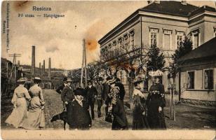 Resica, Resita; Fő utca, háttérben a vasgyár, montázslap. Braunmüller L. kiadása / main street with factory chimneys in the background, montage (EK)