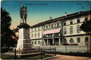 Lőcse, Levoca; Megyeháza, Honvéd szobor / county hall, military monument
