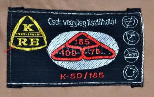 Magyar repülős századosi egyenruha