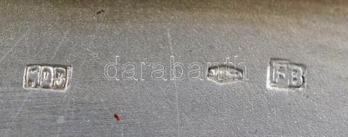 Ezüst (Ag.) cigarettatárca, belül Nyírő Gyula orvos kollégáinak aláírásaival, fedelén "1937. ja...