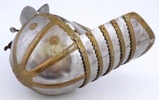 cca XVII. századi huszár sisak replikája, sérült belső bőr belsővel, az egyik oldalsó védő levált, k...