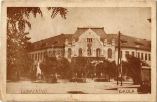 1942 Dunapataj, Iskola. Kiadja Magyar Mihály (EK)