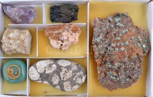 Kis ásvány gyűjtemény, érdekes darabokkal, közte 1 db yin-yang szerencsekővel, dobozméret: 25×16 cm