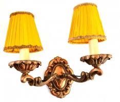 4 db festett spiáter kettős falikar, bekötve, működik, burákkal és védőcsövekkel, 25×18×22 cm