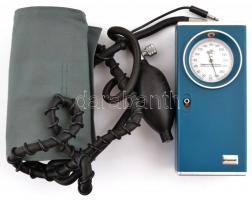 Retro Omron elemes vérnyomásmérő, nem kipróbált (elem nélkül), eredeti tokjában, leírással, 16×16 cm